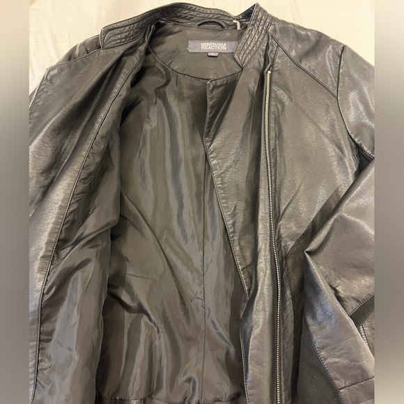 Vintage Voyager Multi-Pocket Leather Jacket - Picture 5 of 5